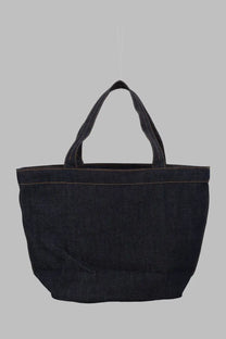 A.P.C women’s borsa tote in dark blue denim with sturdy handles and contrasting stitching for everyday use