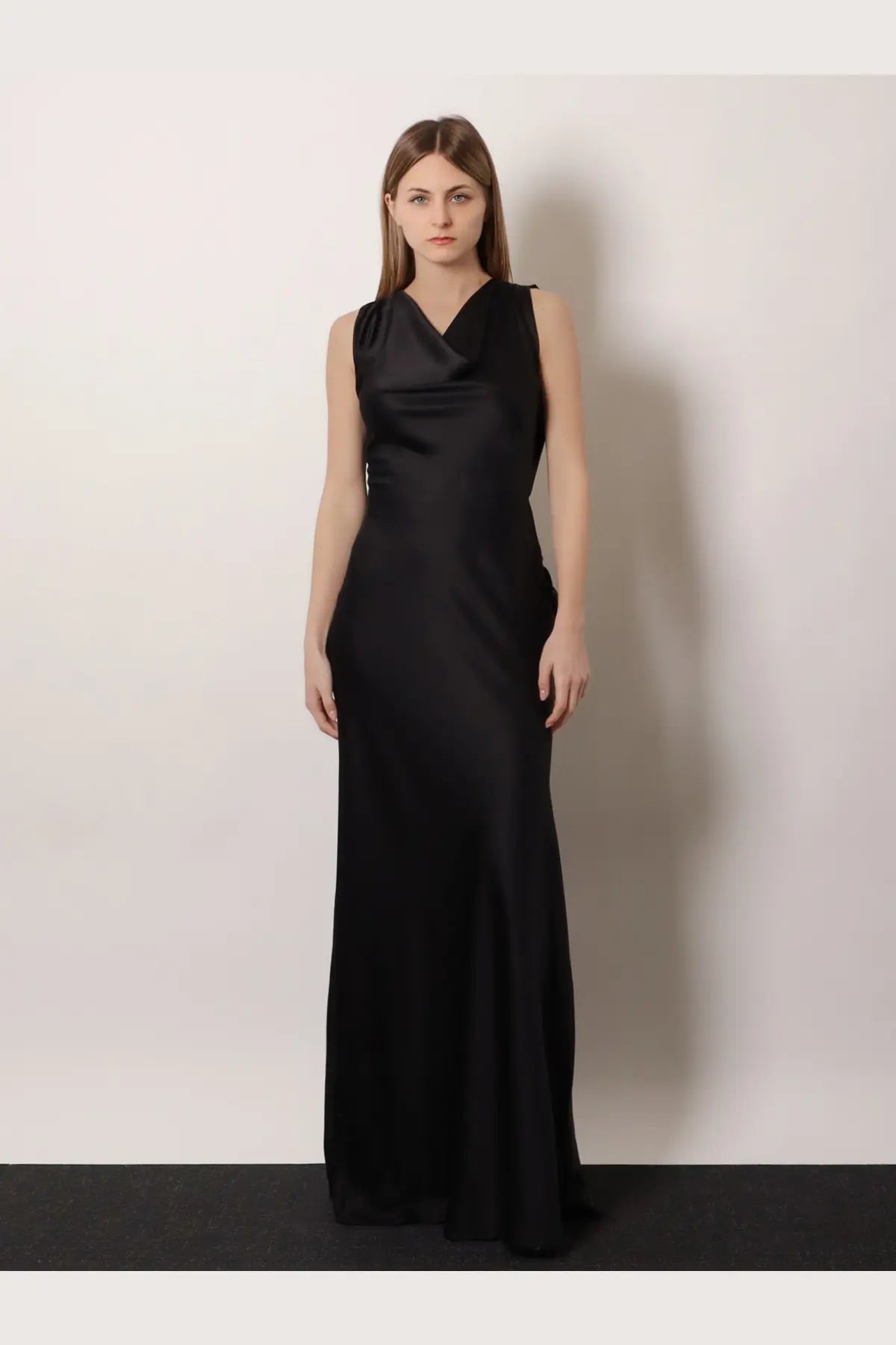 Actualee women’s satin long dress black sleeveless with v-neckline and flowing silhouette in sleek satin material
