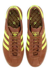Adidas men’s sneaker muenchen brown suede with neon yellow three stripes and branded interior lining
