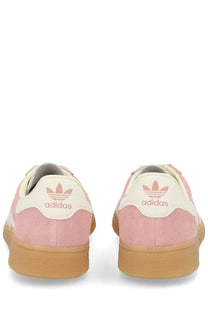 Pink and white adidas womens sneaker muenchen blue with suede upper gum rubber sole and pink heel logo back view
