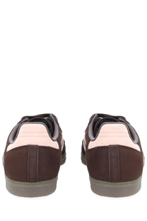 Adidas women’s sneaker samba brown featuring brown suede with a light pink heel tab and gray rubber sole visible from back