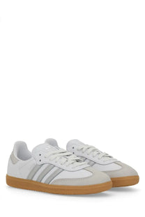 Adidas women’s sneaker samba white with silver stripes and gum rubber sole in classic leather design