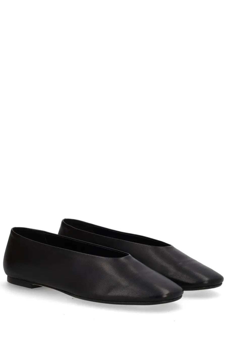 Aeyde women’s dancer Kirsten black leather ballet flats with sleek minimalist design front view