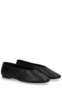 Aeyde women’s dancer Kirsten black leather ballet flats with sleek minimalist design front view