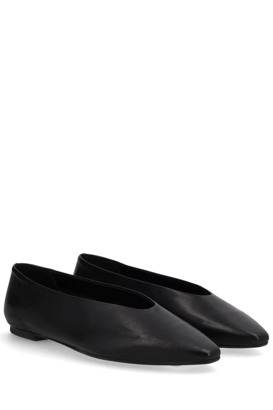 Aeyde women’s dancer Kirsten black leather ballet flats with sleek minimalist design and pointed toes