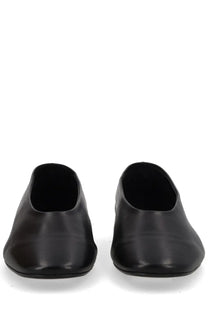 Aeyde women’s dancer Kirsten black leather ballet flats with sleek minimalist design for everyday wear