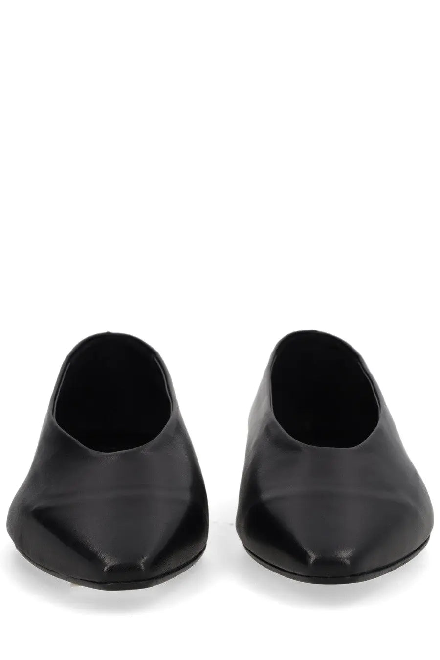 Aeyde women’s dancer Kirsten black patent leather ballet flats with sleek minimalist design