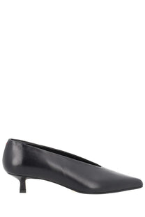 Aeyde women’s Écolleté Clara black leather pump with a pointed toe and low heel