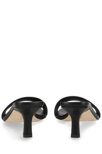 Aeyde women’s sandalo Gilly con tacco black black leather mules with sleek minimalist design and low block heel