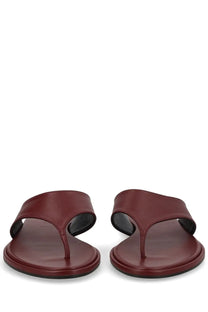 Aeyde women’s sandalo infradito amaya red burgundy leather thong sandals with minimalist design and black rubber soles