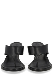 Aeyde women’s sandalo olenna con tacco black flat sole minimalist black leather thong sandals front view