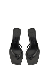 Aeyde women’s black patent leather square-toe thong sandals with low block heel for stylish comfort