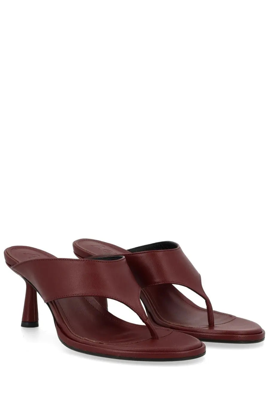 Aeyde women’s thong sandal red in burgundy leather with a sleek minimalist design and slender high heel