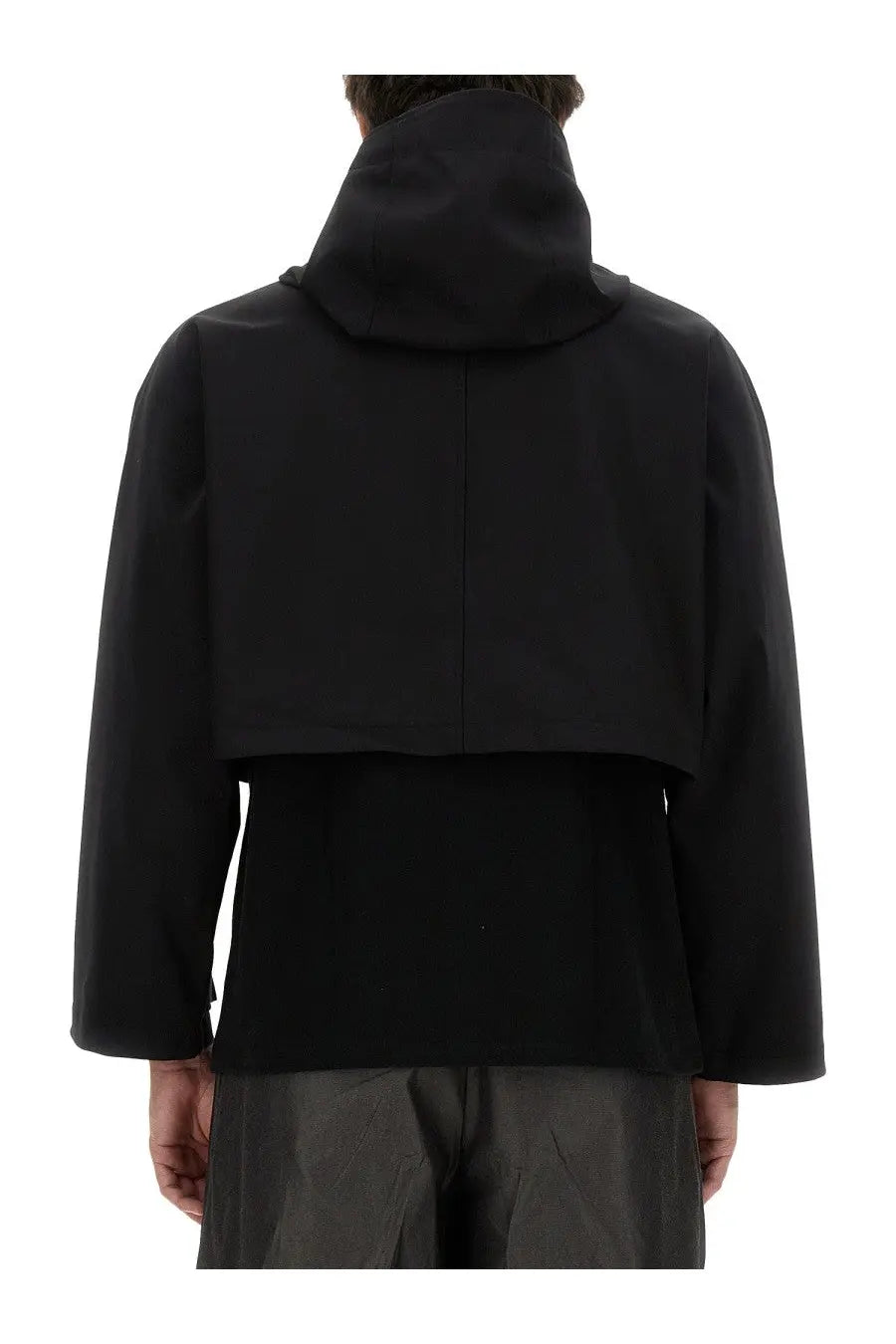 Aïe men’s cropped black hooded jacket with minimalist two-layer design and sleek structured shoulders