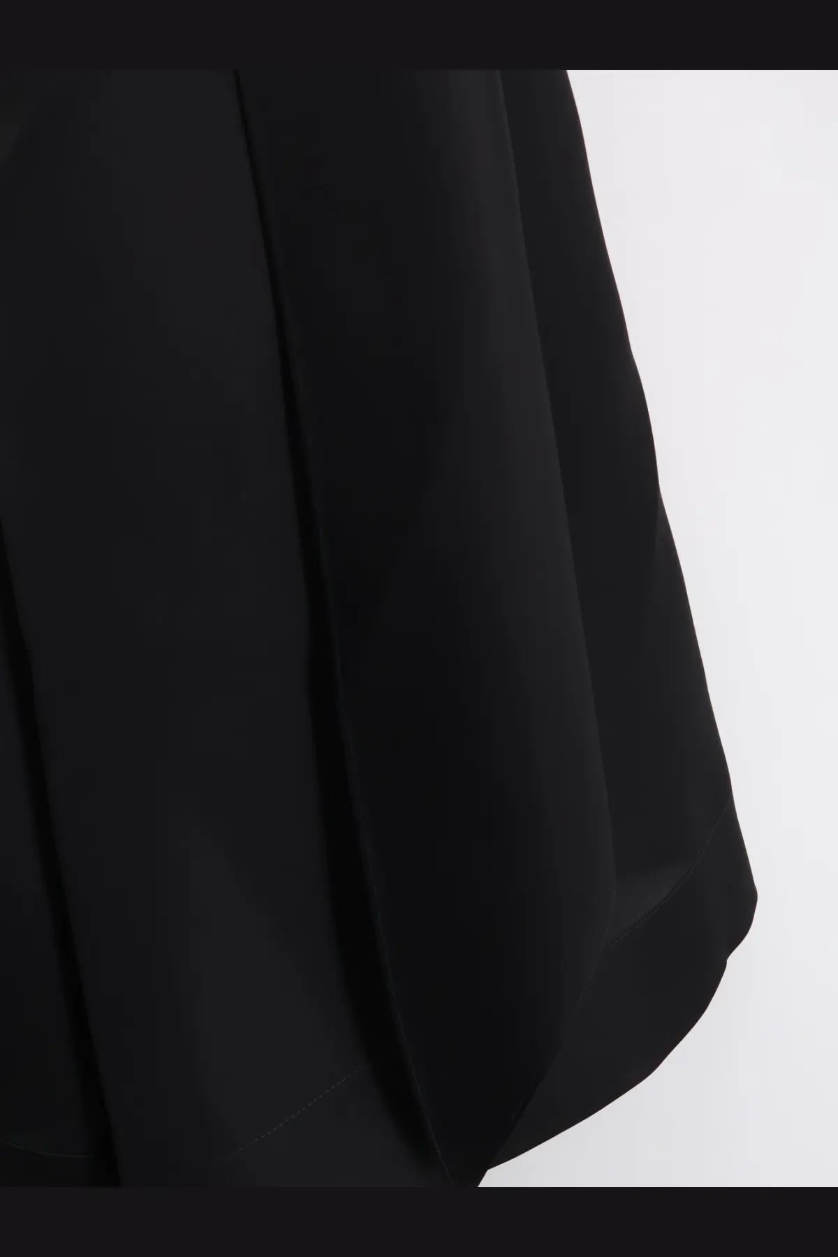 Black pleated silk skirt fabric with smooth flowing drape from alberta ferretti women’s silk cape black