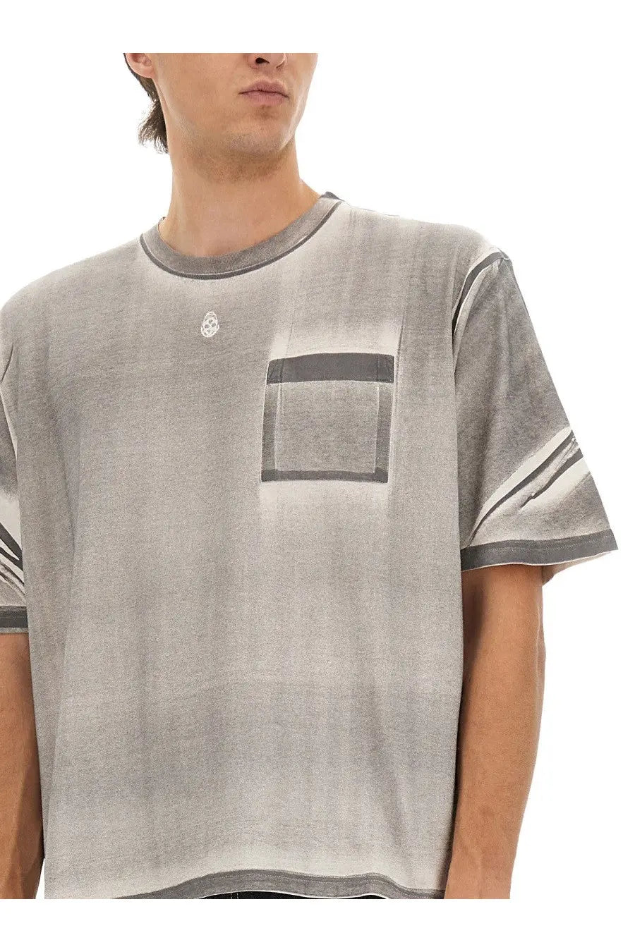 Gray distressed cotton t-shirt with faded pocket and striped sleeve accents alexander mcqueen men’s cropped shirt gray
