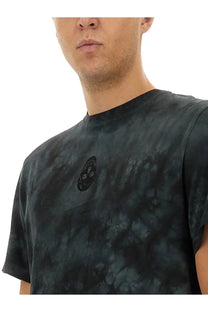 Alexander McQueen men’s dark gray tie-dye jersey t-shirt with small black embroidered logo on the chest