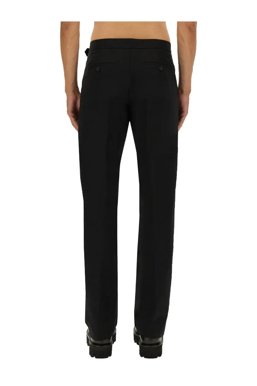 Alexander mcqueen men’s black tailored trousers with a sleek straight-leg cut and subtle front pockets