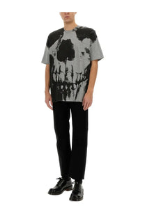 Alexander McQueen men’s grey t-shirt with skull print and black splatter details in cotton material