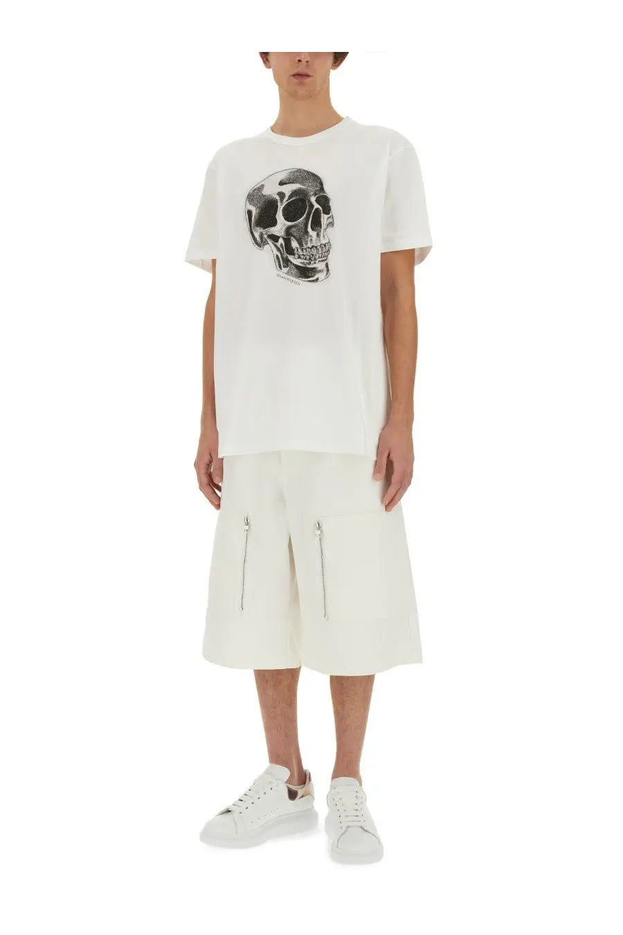 White Alexander McQueen men’s t-shirt with detailed black skull graphic on chest in soft cotton material