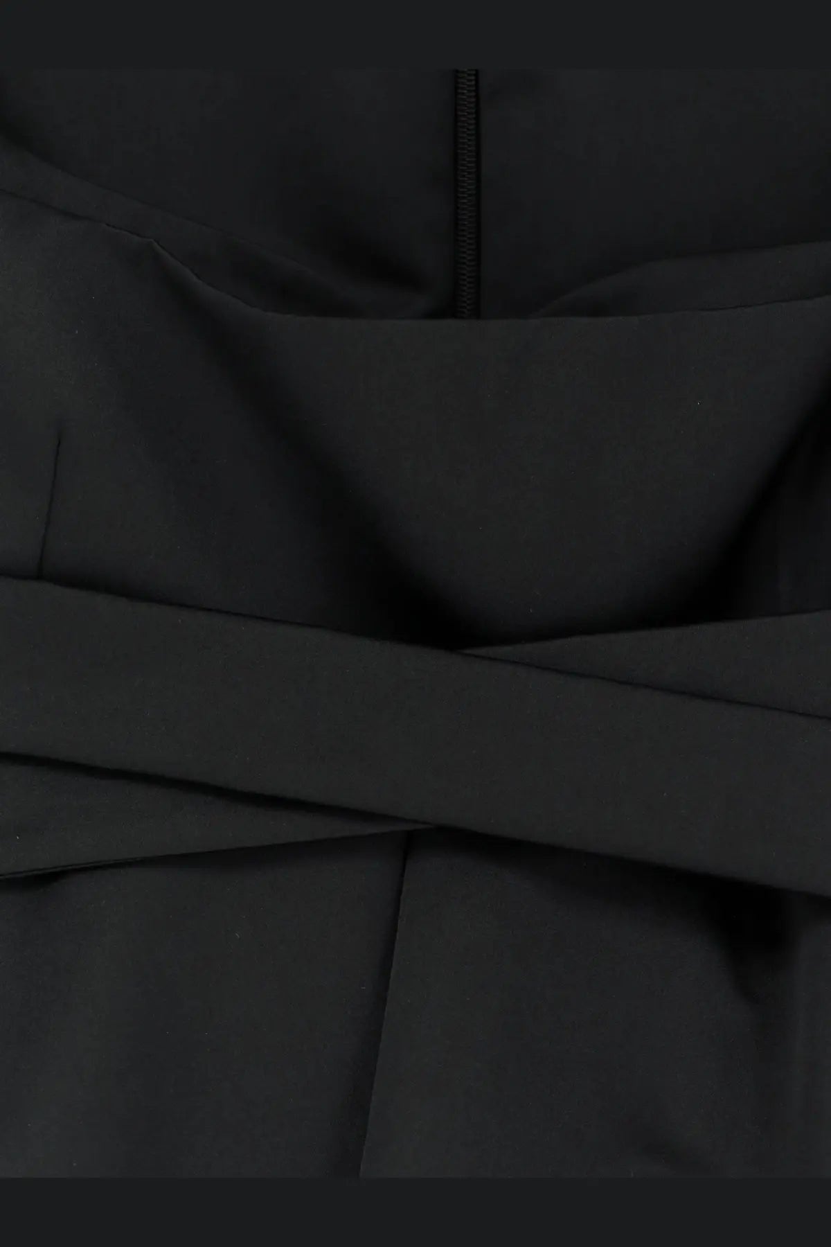 Black fabric belt with smooth matte finish and subtle stitching details on alexander mcqueen women’s taffeta dress black