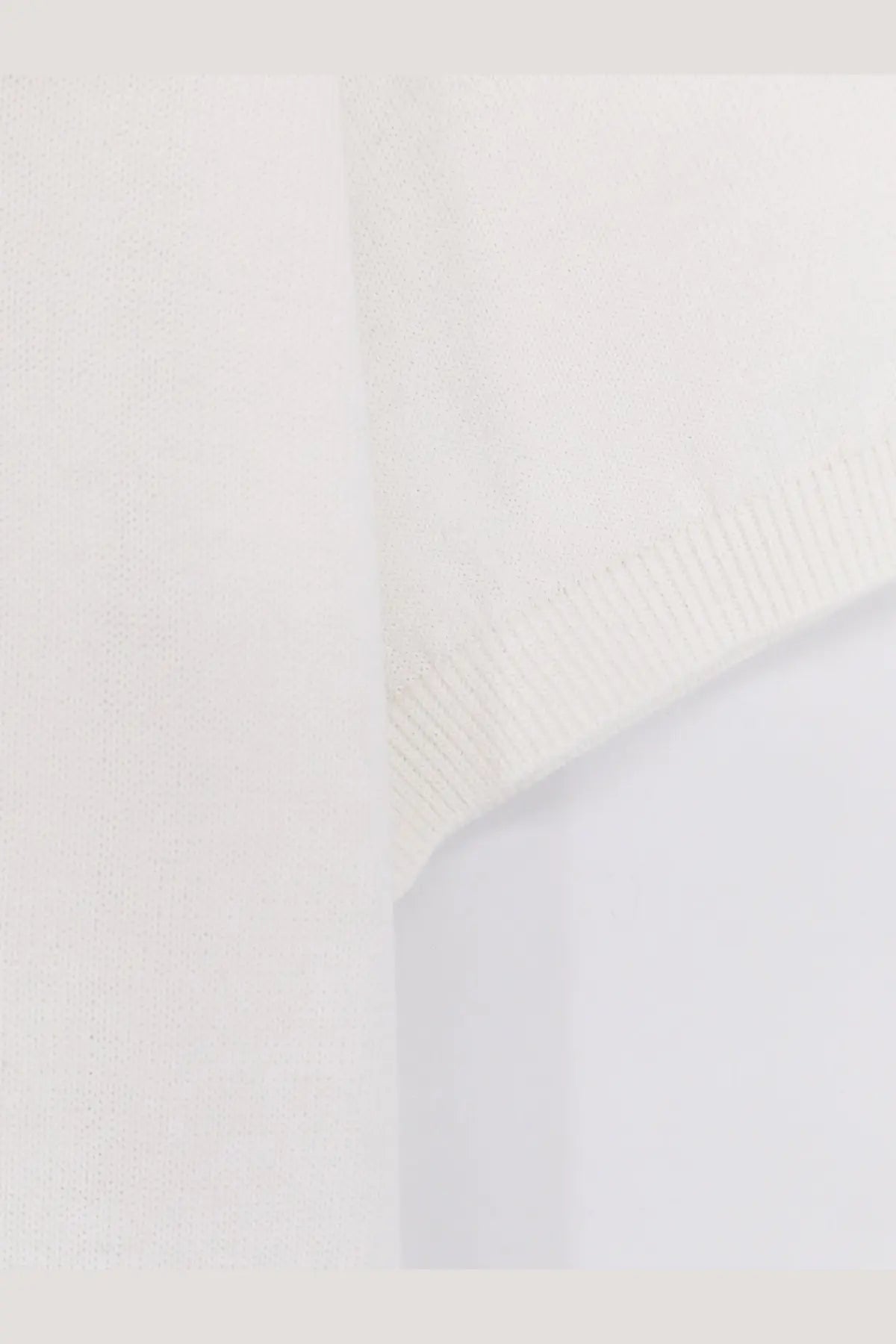 Alpha-Studio men’s cotton polo shirt white with soft off-white knit fabric and subtle ribbed texture along the hem