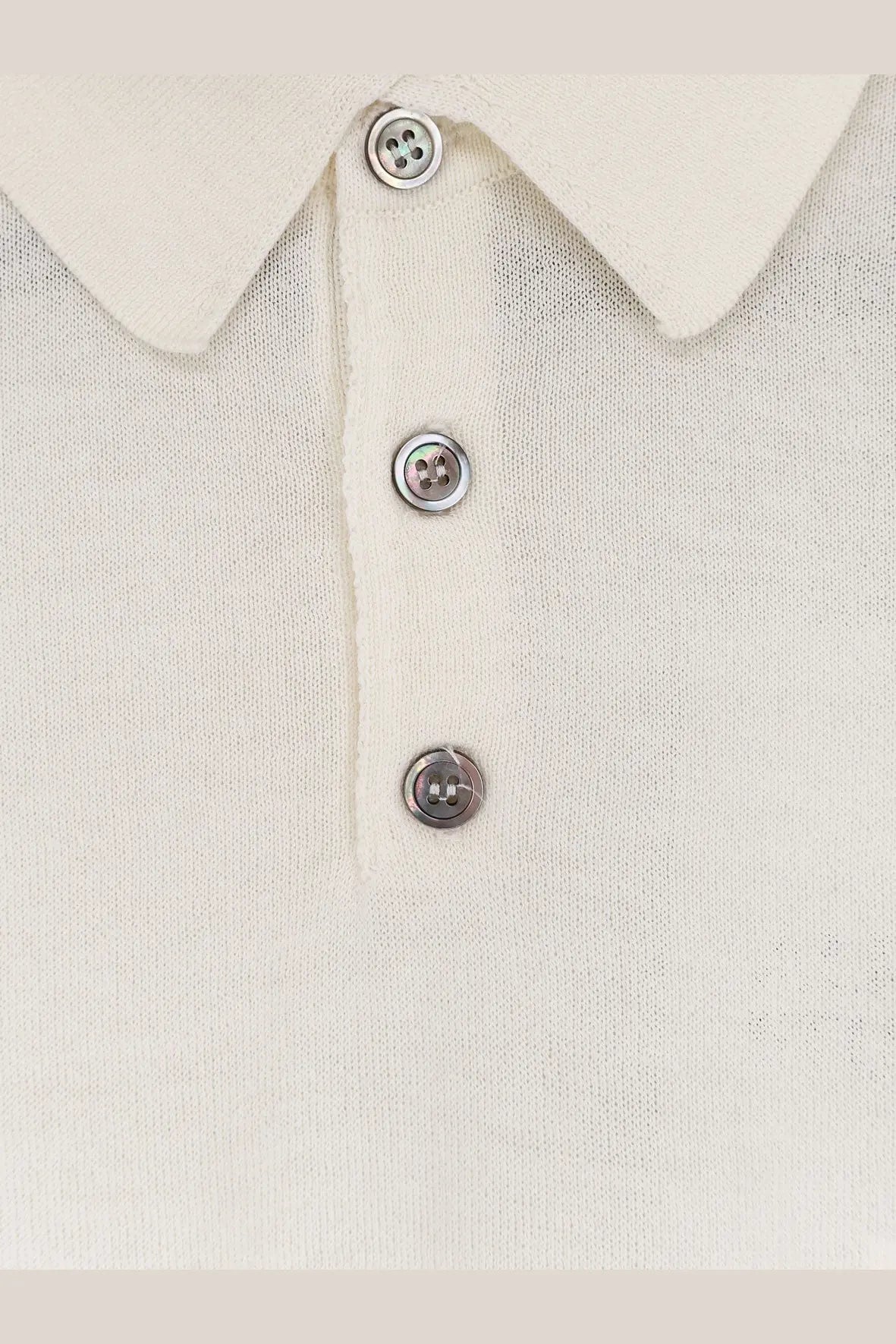 Alpha-studio men’s cream-colored cotton and silk blend knit polo shirt with silver-toned four-hole buttons