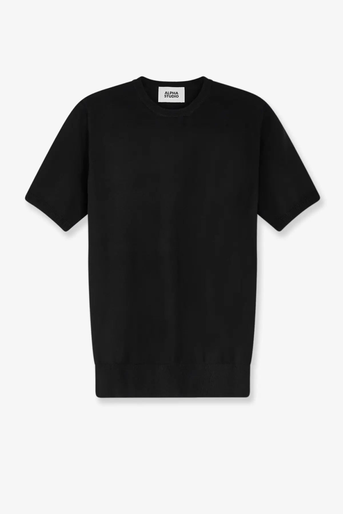 Black alpha studio men’s cotton short-sleeved crew neck t-shirt in black for casual wear