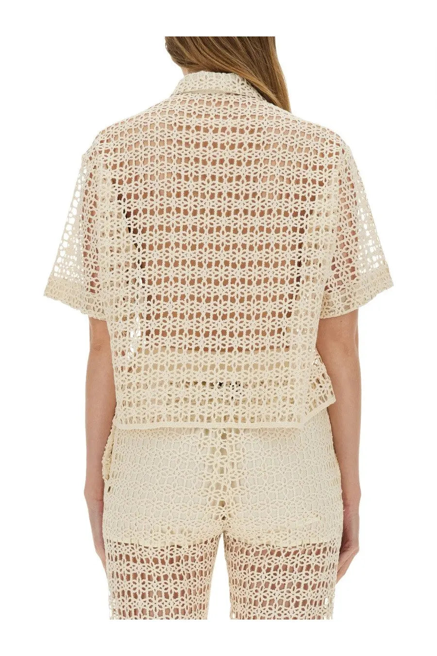 Alysi women’s cream-colored crocheted short-sleeve macramé shirt with fitted cropped silhouette and matching pants