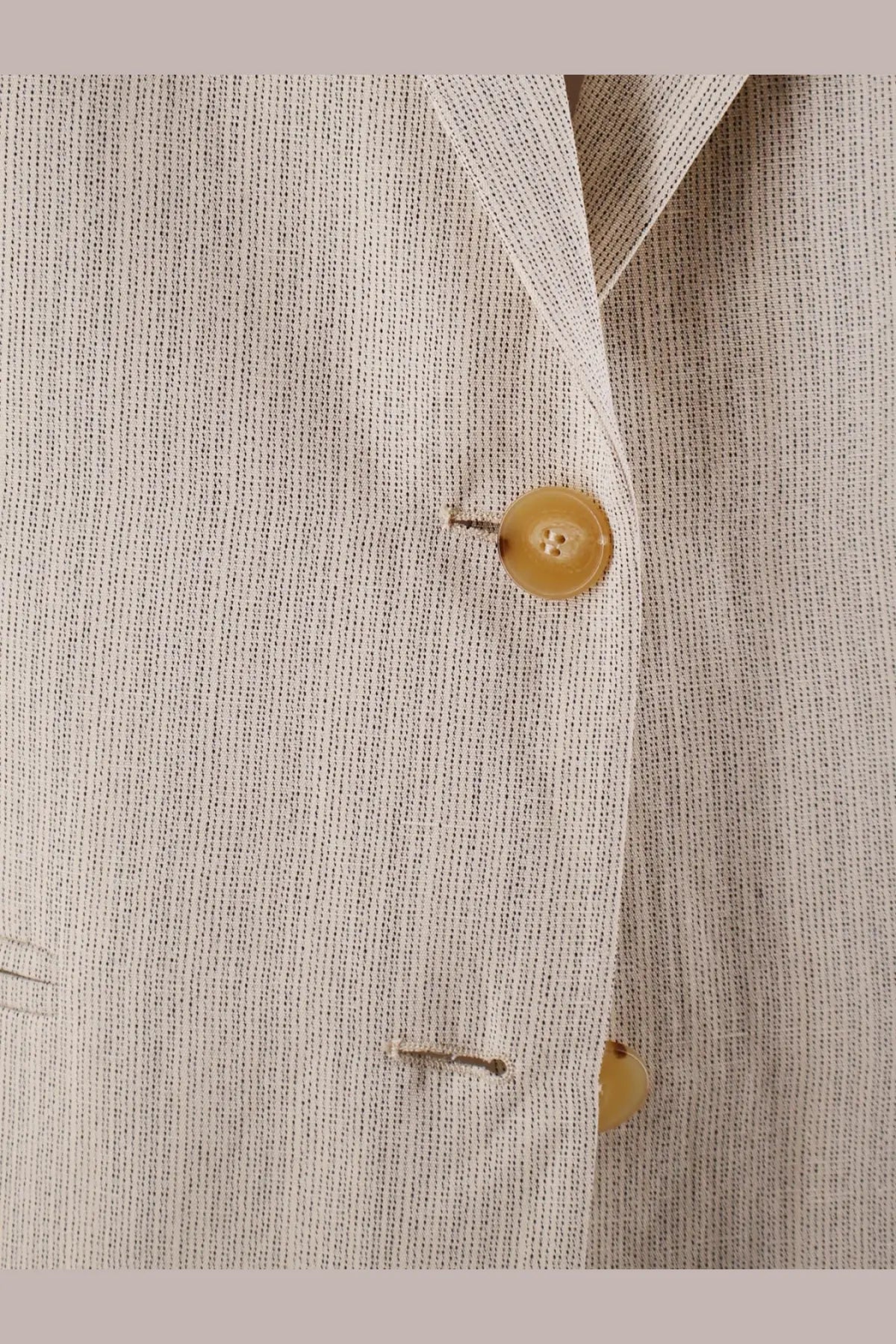 Alysi women’s beige viscose and linen blazer with amber-colored buttons featuring a textured fabric design