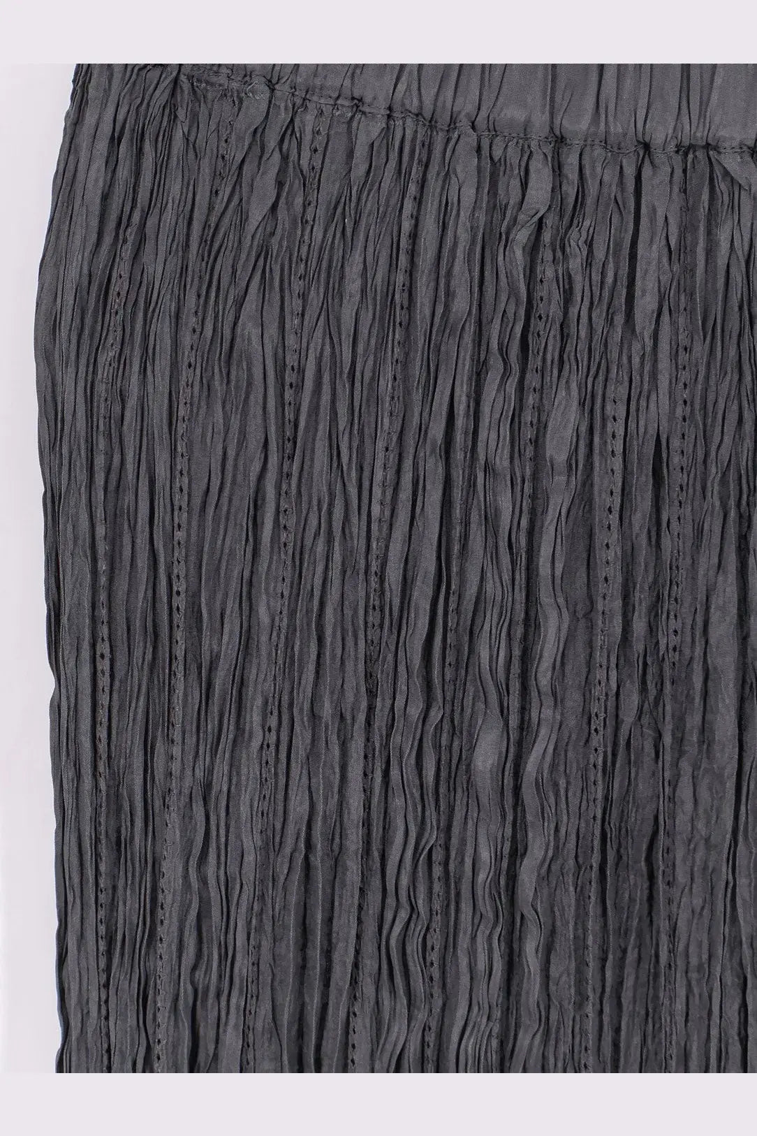 Alysi women’s black pleated viscose skirt with subtle vertical stitching and a wrinkled texture liquidizia style