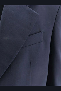 Dark navy amaránto men’s virgin wool blend blazer with structured shoulder and subtle texture in blue