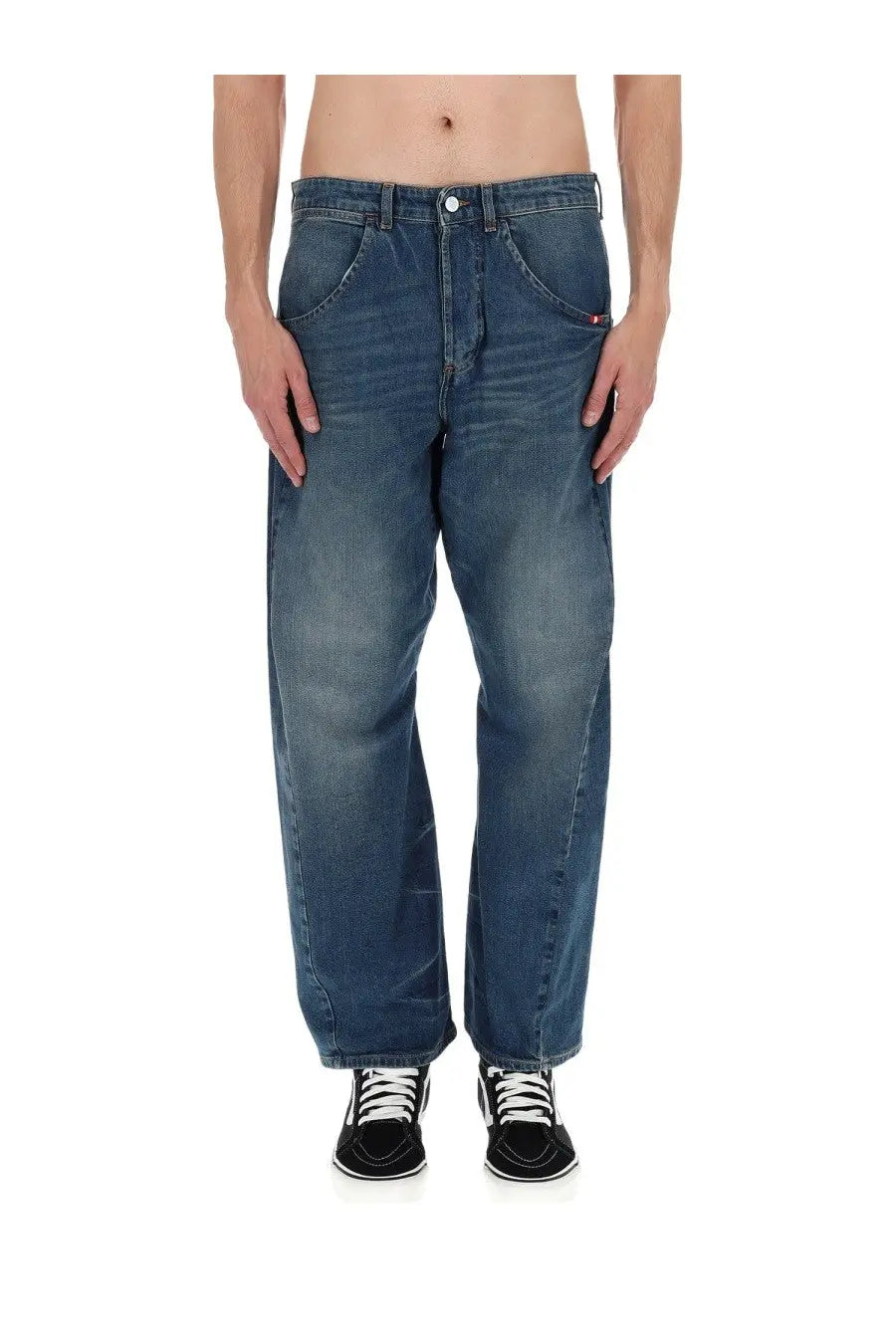 Amish Supplies men’s blue denim jeans with relaxed straight-leg cut and subtle fading in twist slub fabric