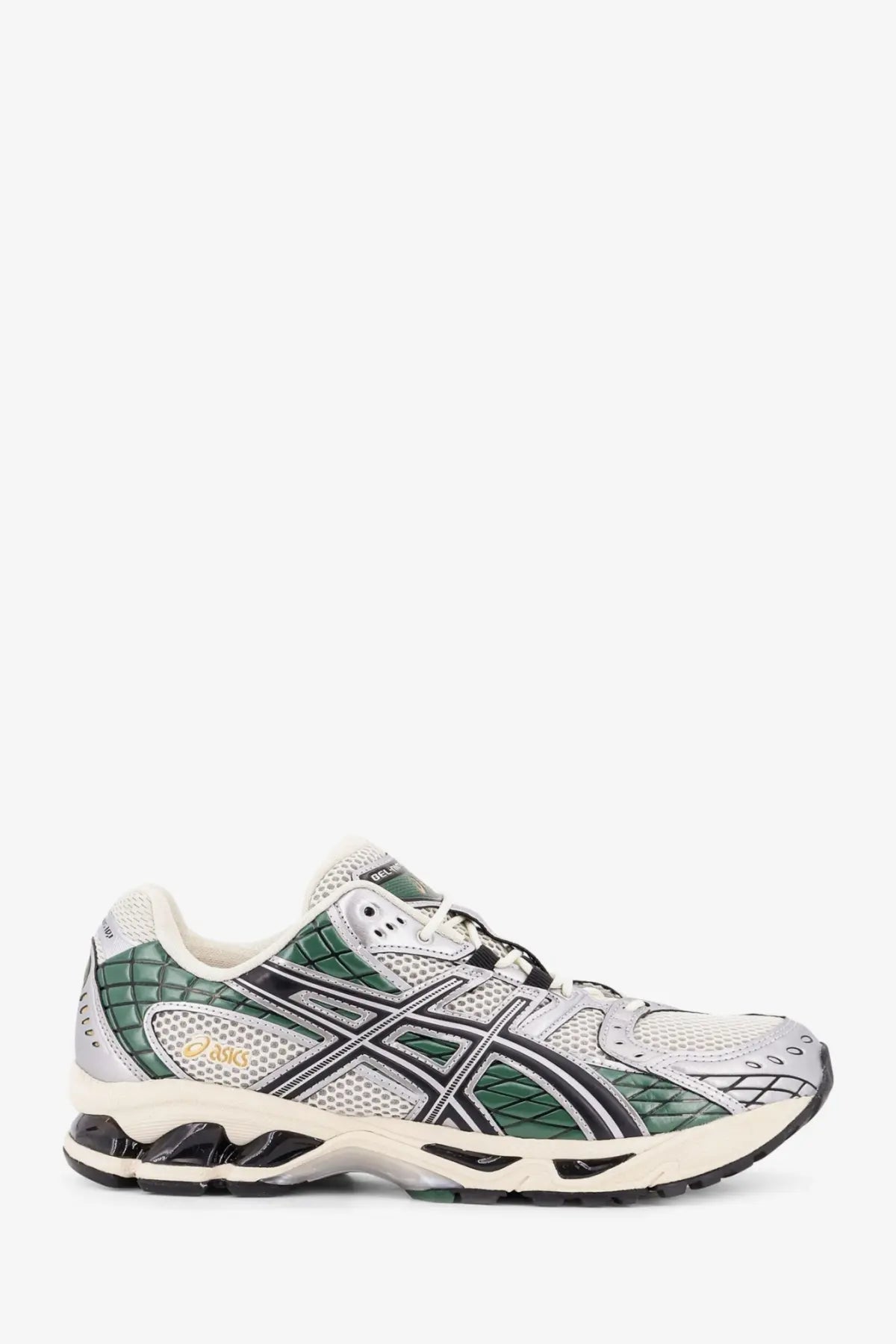 Asics men’s gel nimbus mesh sneakers in white green and black with mesh and synthetic overlays for running