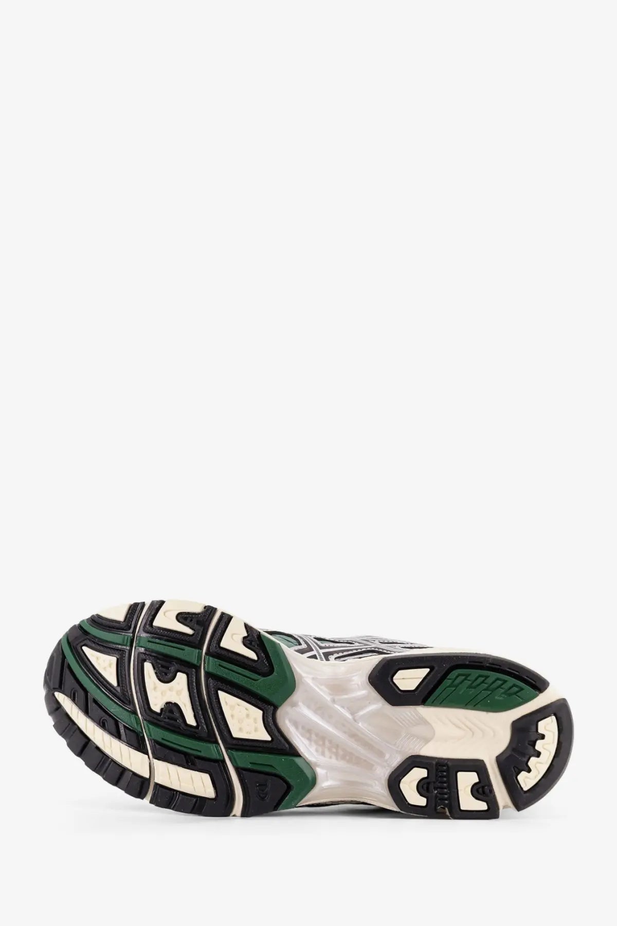 Asics men’s gel nimbus mesh sneakers in white with a white black and green rubber sole for running use