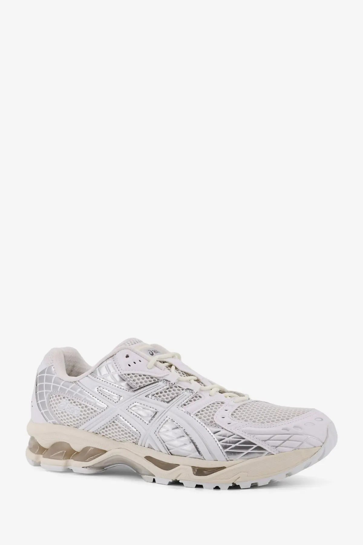 Asics men’s gel nimbus mesh sneaker in white with mesh and synthetic overlays and translucent beige midsole