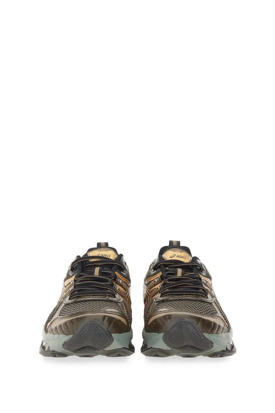 Asics men’s gel quantum kinetic sneaker in black and gold with mesh upper metallic accents and textured rubber sole