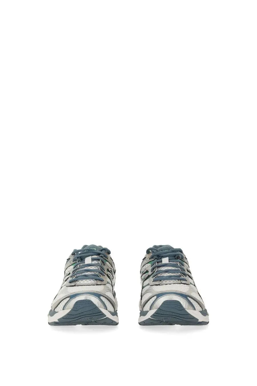 Asics unisex gel cumulus sneaker in gray and white with a sleek modern design for athletic use