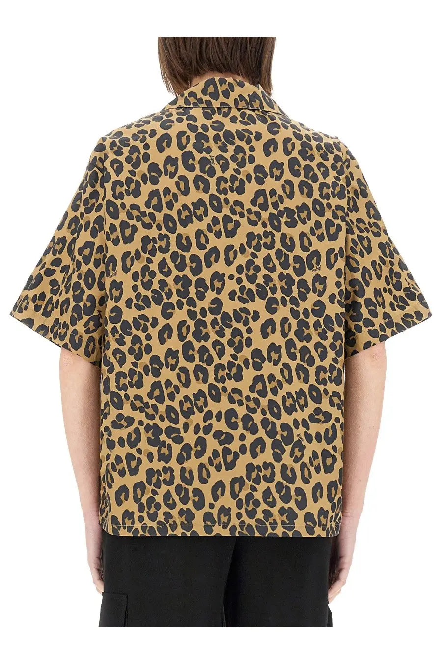 Aspesi women’s short-sleeved shirt with tan and black leopard print collar for stylish casual wear