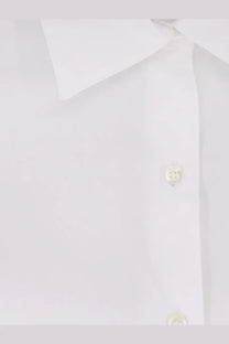 Aspesi women’s white cotton shirt with crisp fabric and subtle sheen perfect for formal or casual wear