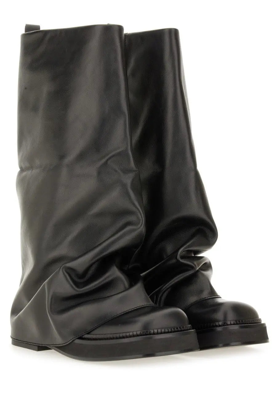 The Attico women’s combat boot robin black features black glossy leather with a slouchy draped design and chunky soles