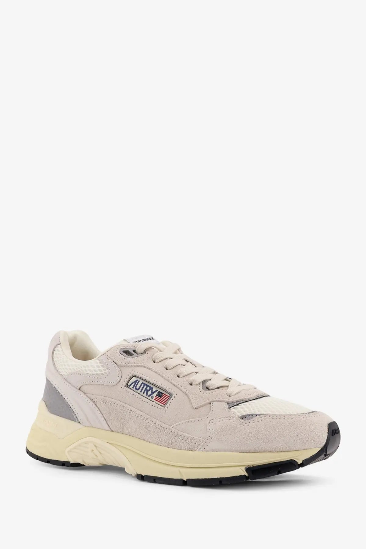 Autry men’s hyperway low top sneakers in beige suede and mesh with gray accents cream midsole and black outsole