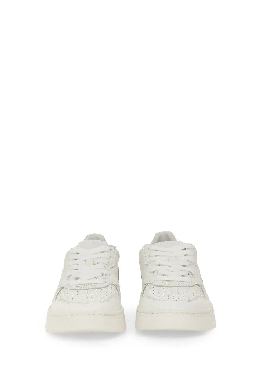 Autry women’s medalist low sneaker white leather with perforated detailing and chunky sole for casual wear