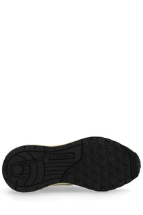 Black rubber sole with textured tread and embossed brand logo on autry women reelwind low sneaker pink