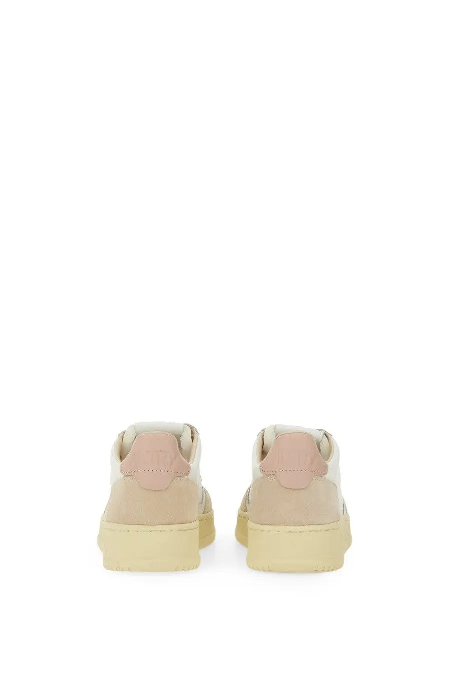 Autry women’s sneaker Medalist low in beige and pale pink with chunky off-white rubber sole