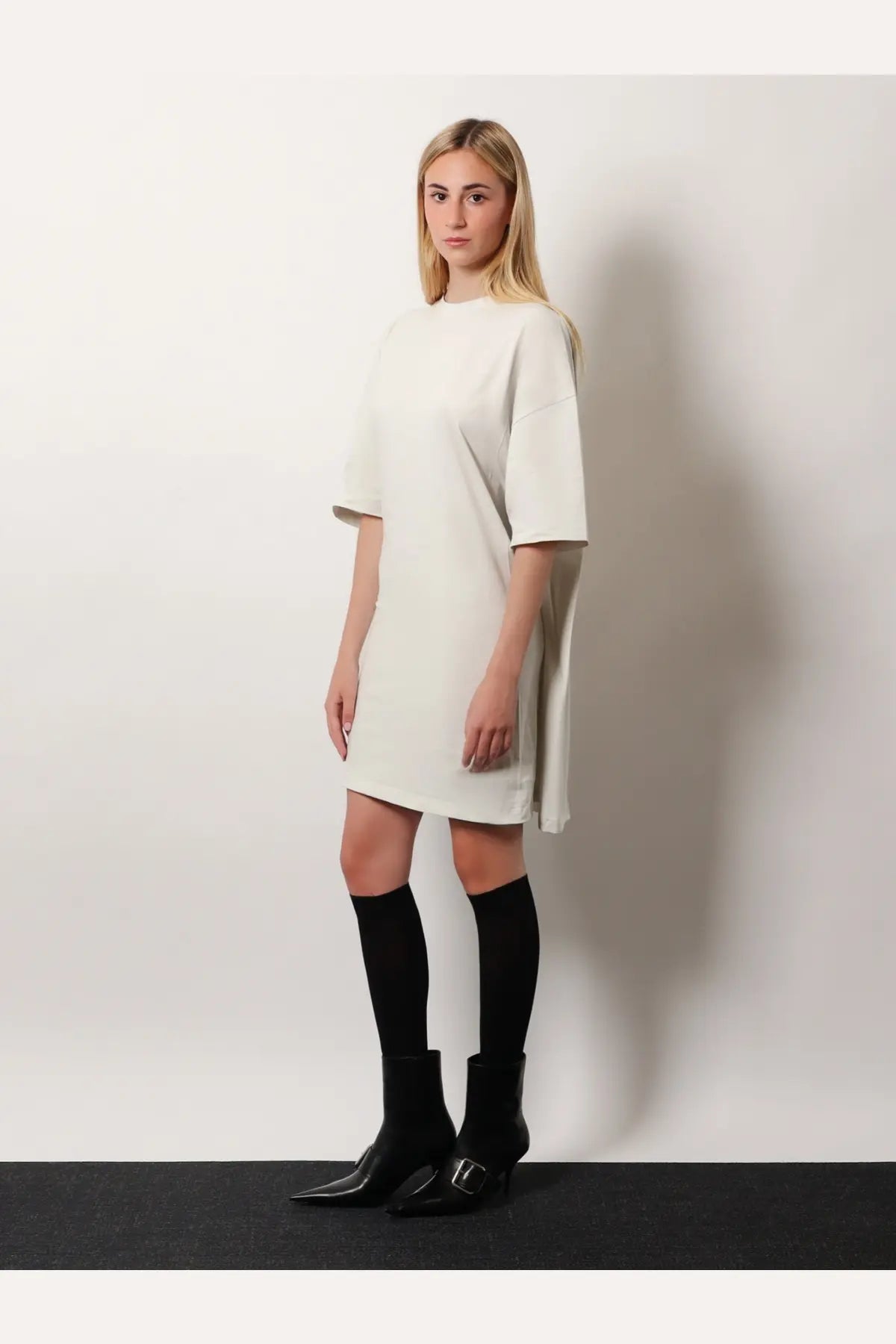 Balenciaga women’s off-white cotton jersey semi fitted short t-shirt dress with short sleeves and relaxed fit