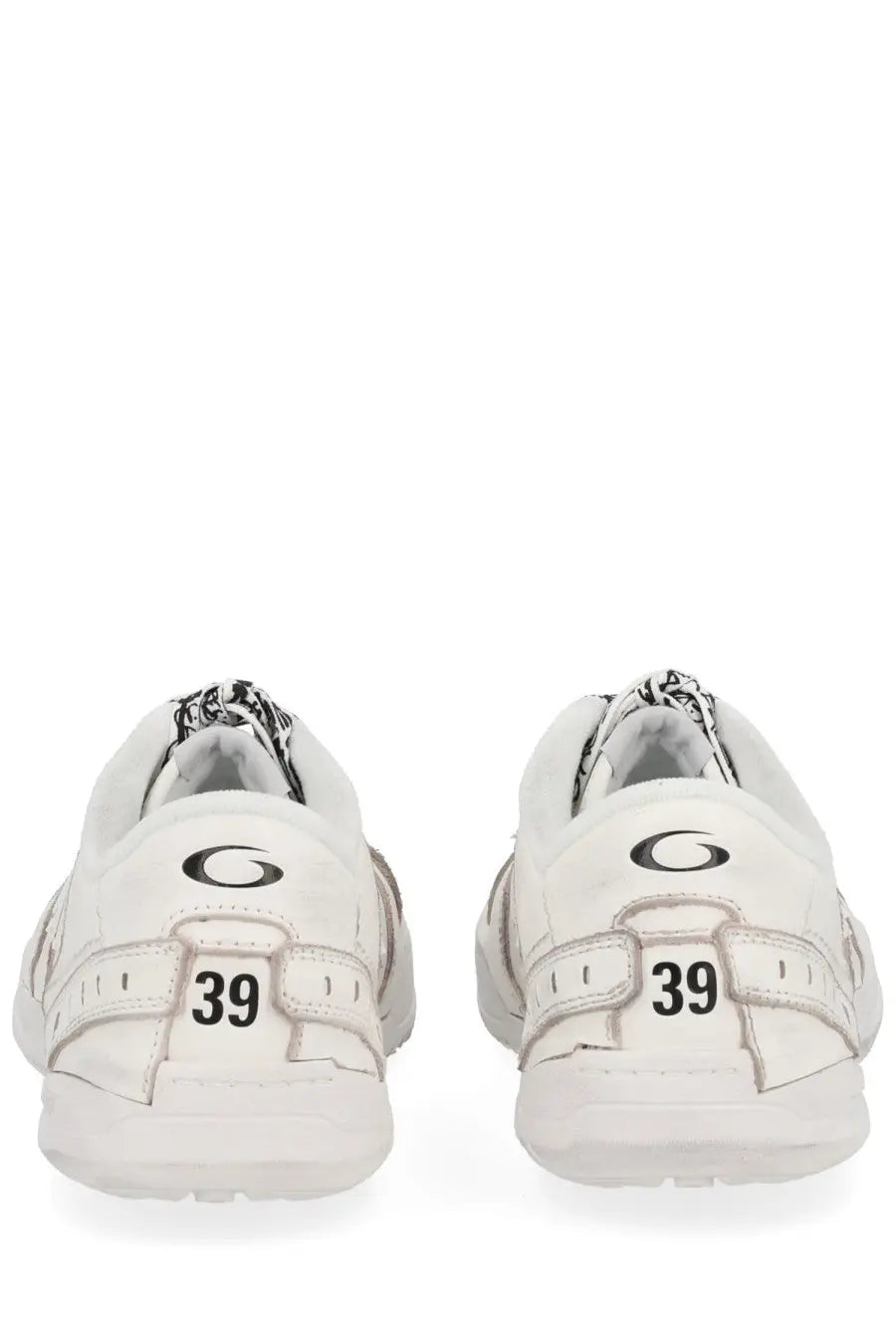 Back view of balenciaga women’s hamptons white sneakers with black branding textured leather and size 39 heel print