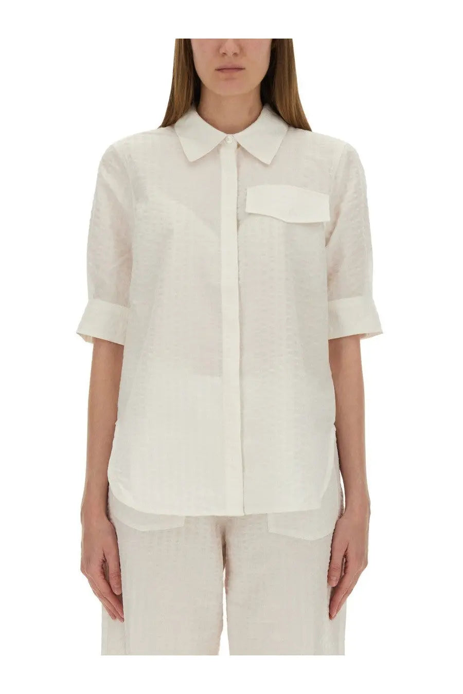 Baum und Pferdgarten women’s Majken shirt in white crisp linen with classic collar rolled sleeves and chest pocket