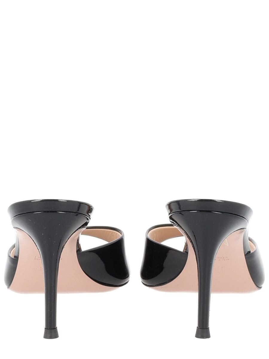 Roberto Festa Women's Boa Liz Écolleté Shoe Black