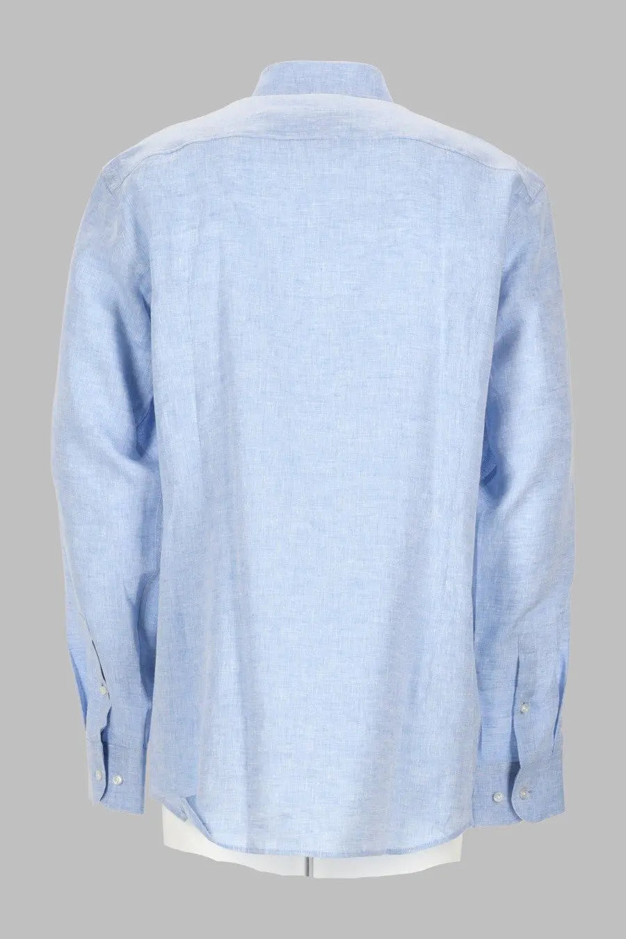Light blue linen button-down shirt with subtle textured weave and classic collar by BOSS men’s camicia in lino blue